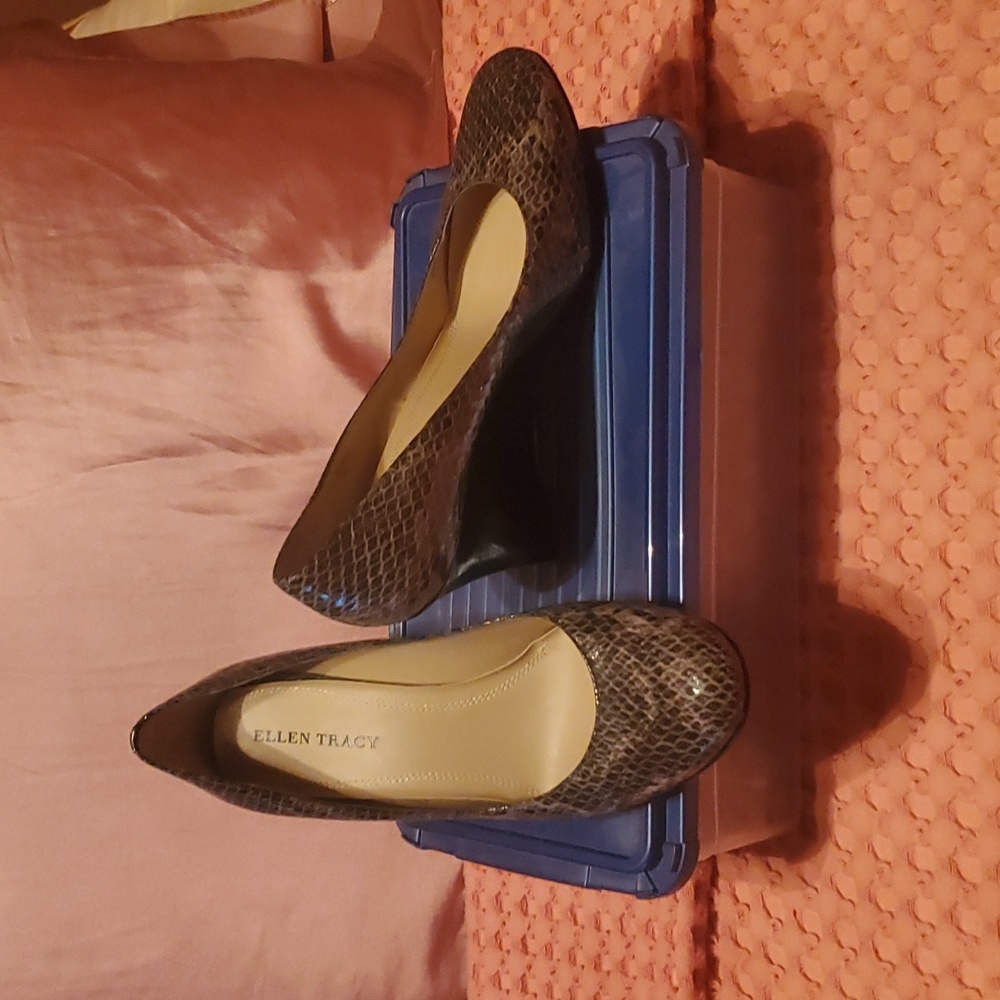 Snakeskin wedge shoes